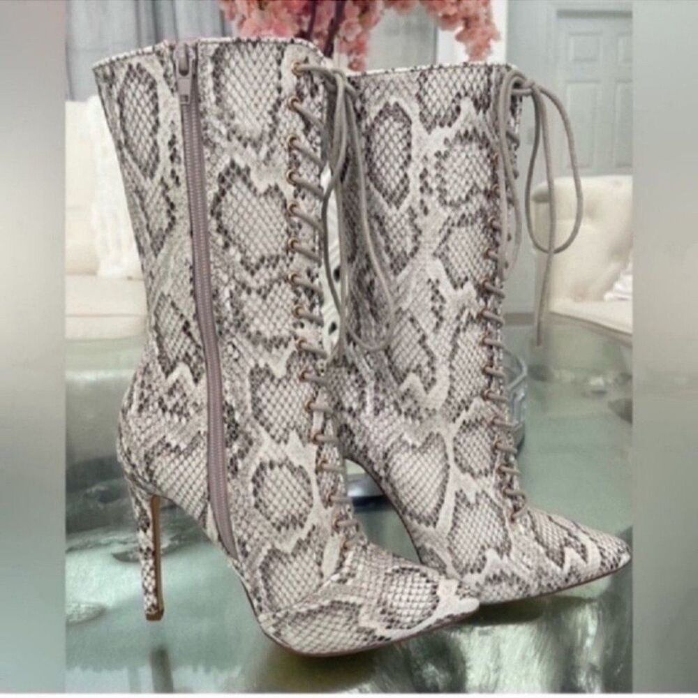 Beautiful Snake Pointy Toe Boots Size 6 - Picture 11 of 12
